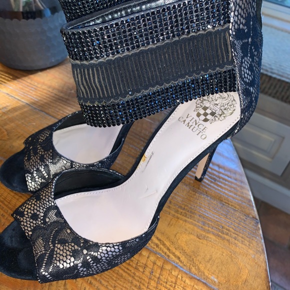 Vince Camuto Black Heel - Picture 4 of 7